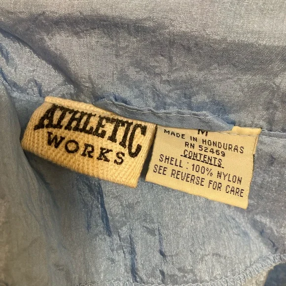 🛍️3/$12 Vintage Athletic Works windbreaker - Picture 11 of 11